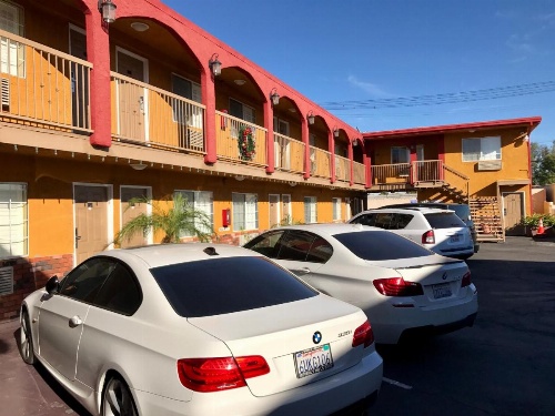 Hyde Park Motel image 18