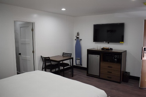 Hyde Park Motel image 4